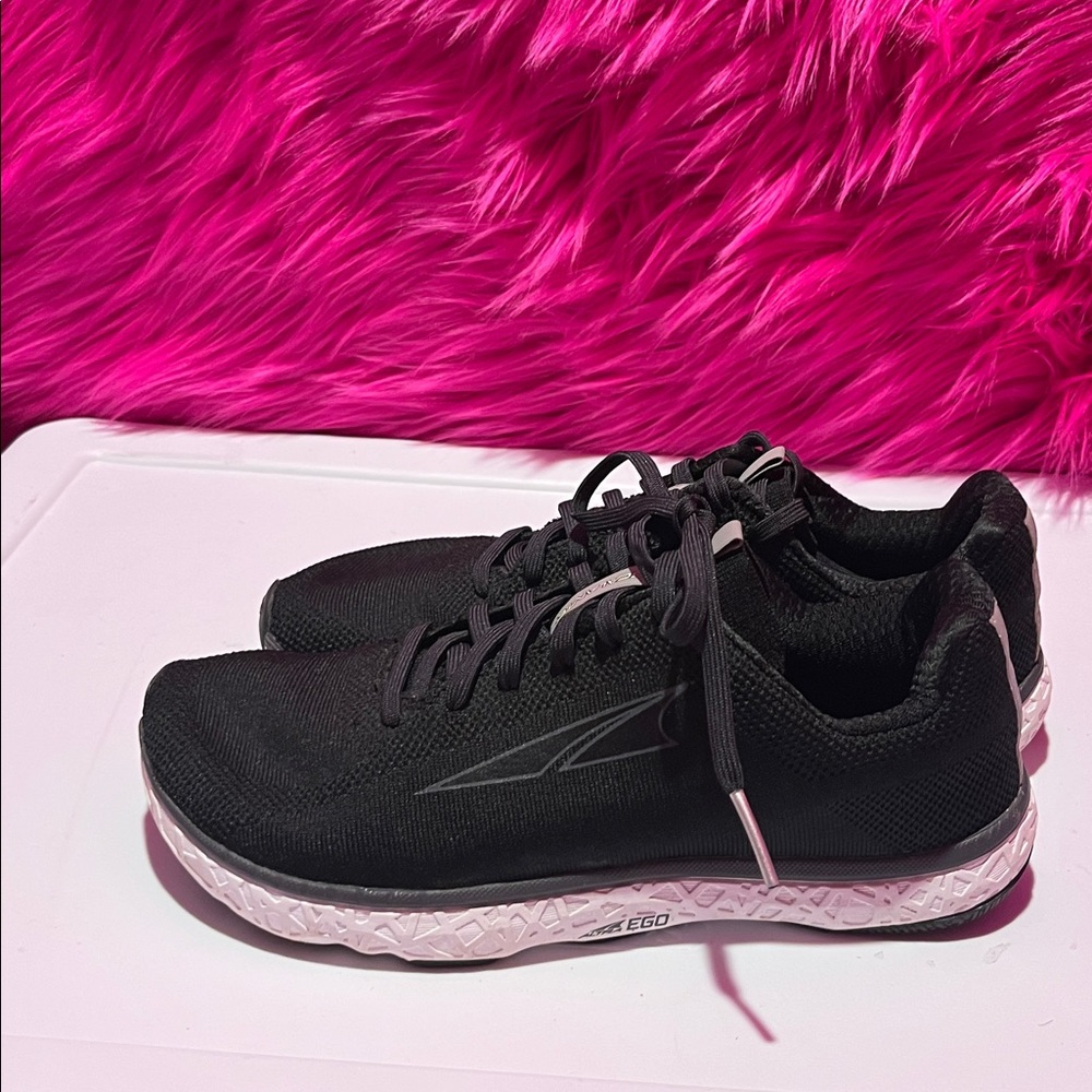 Altra Black and White Athletic Shoes - Picture 4 of 7